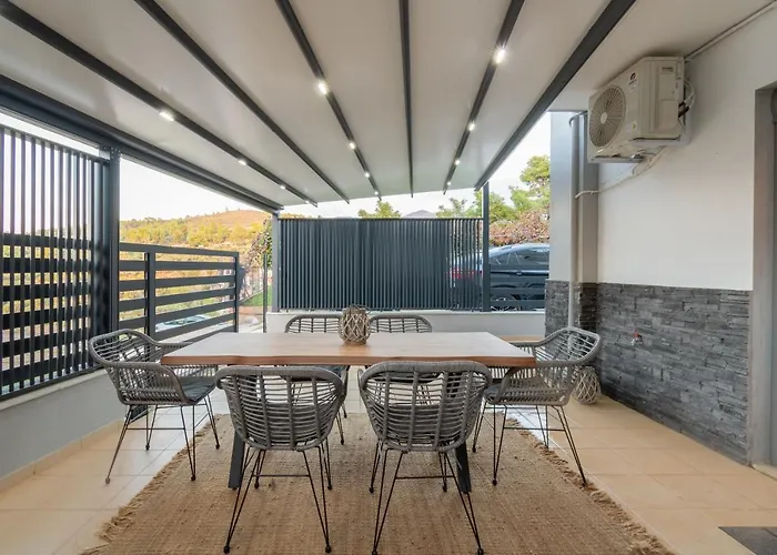 Sithoniars Luxury Ground Floor Apartment With Private Garden