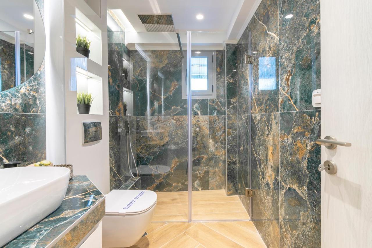 Sithoniars Luxury Ground Floor With Private Garden Apartment *