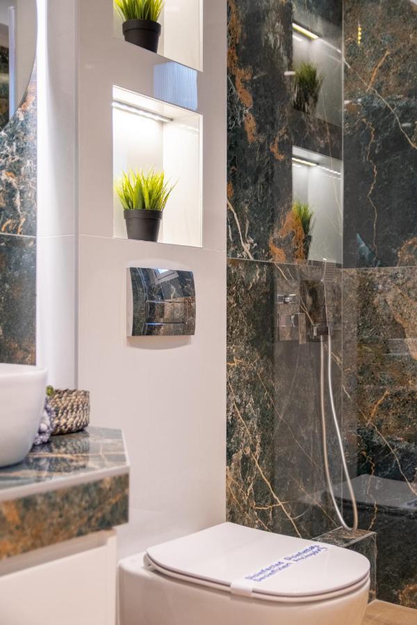 Sithoniars Luxury Ground Floor With Private Garden